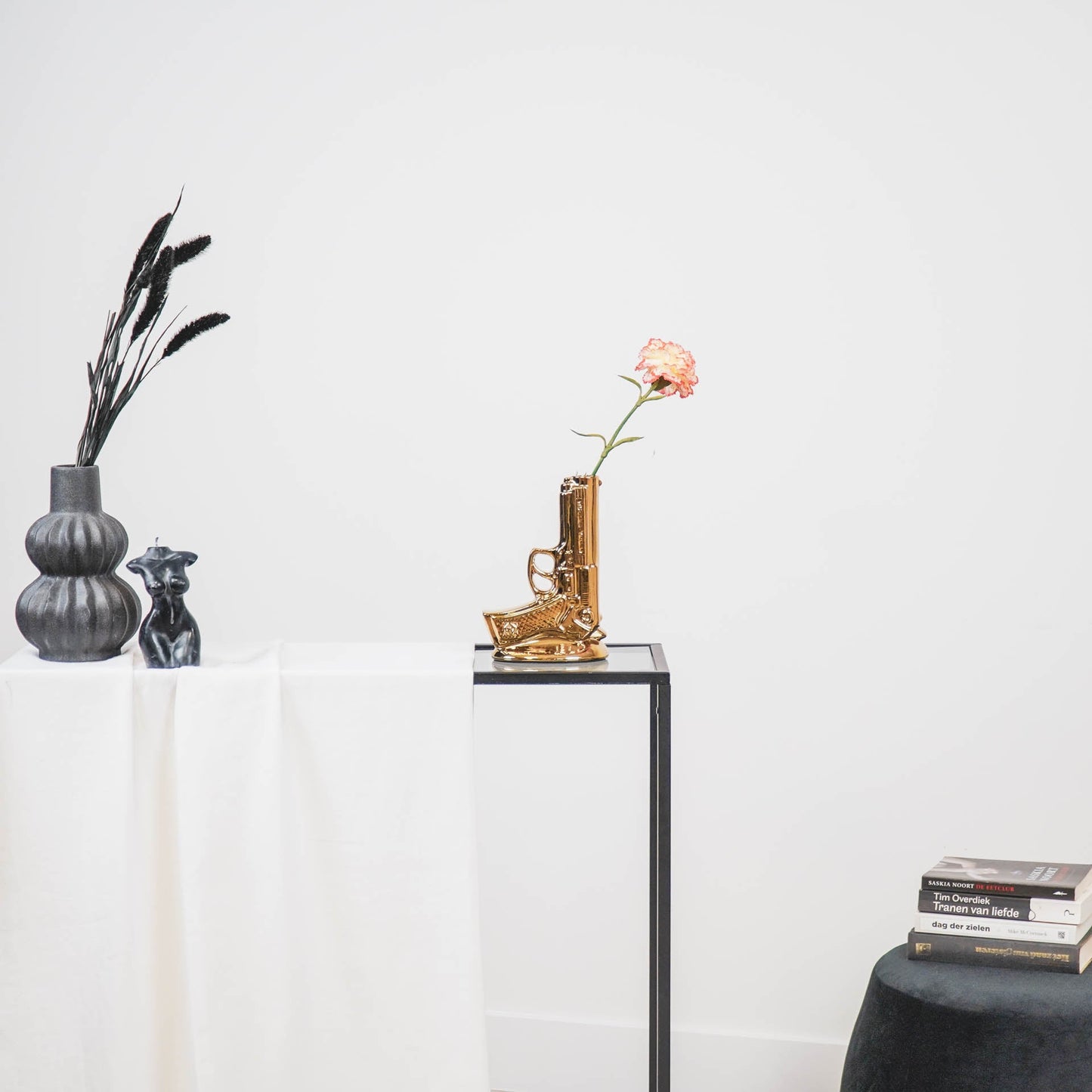 Silent Shot – Gold Ceramic Vase