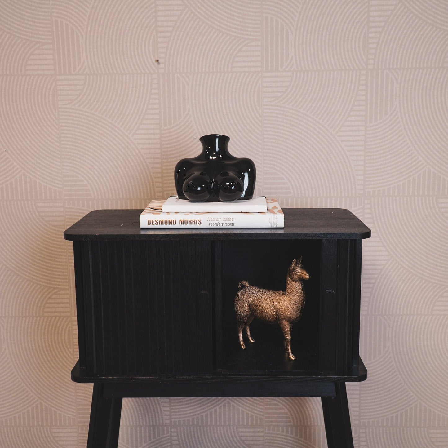 Femme in Form – Black Ceramic Vase