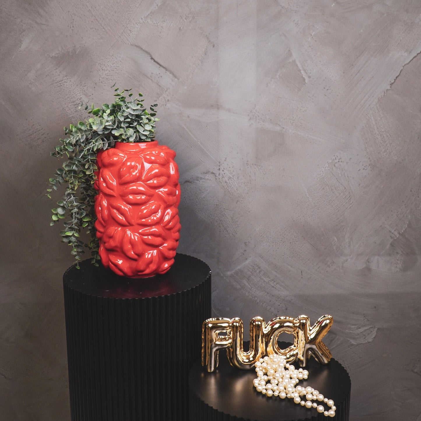 Besitos – Red Ceramic Vase