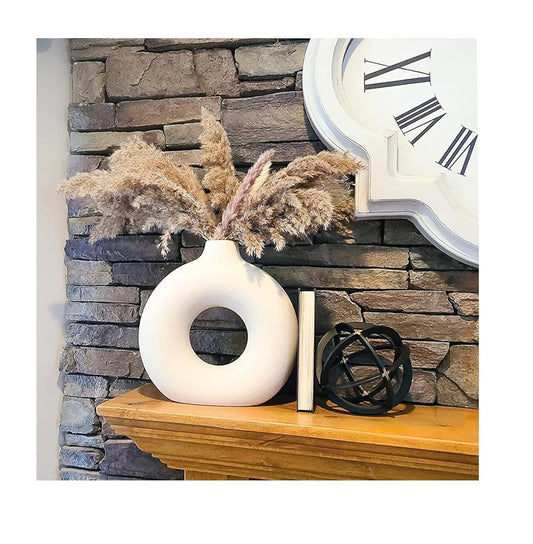 Nordic Glow – Modern Ceramic Donut Vase with Pampas Grass